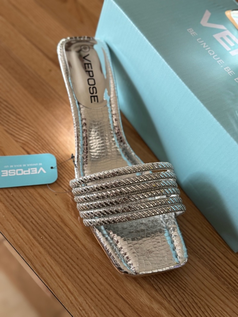 Vepose Silver Beaded Low-Heel Slide Mules - Picture 3 of 8